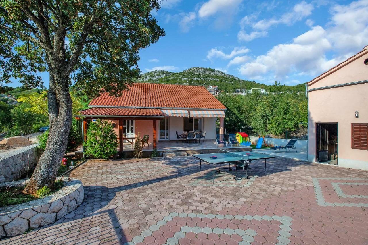 Villa Zvonimir Zagvozd Exterior photo